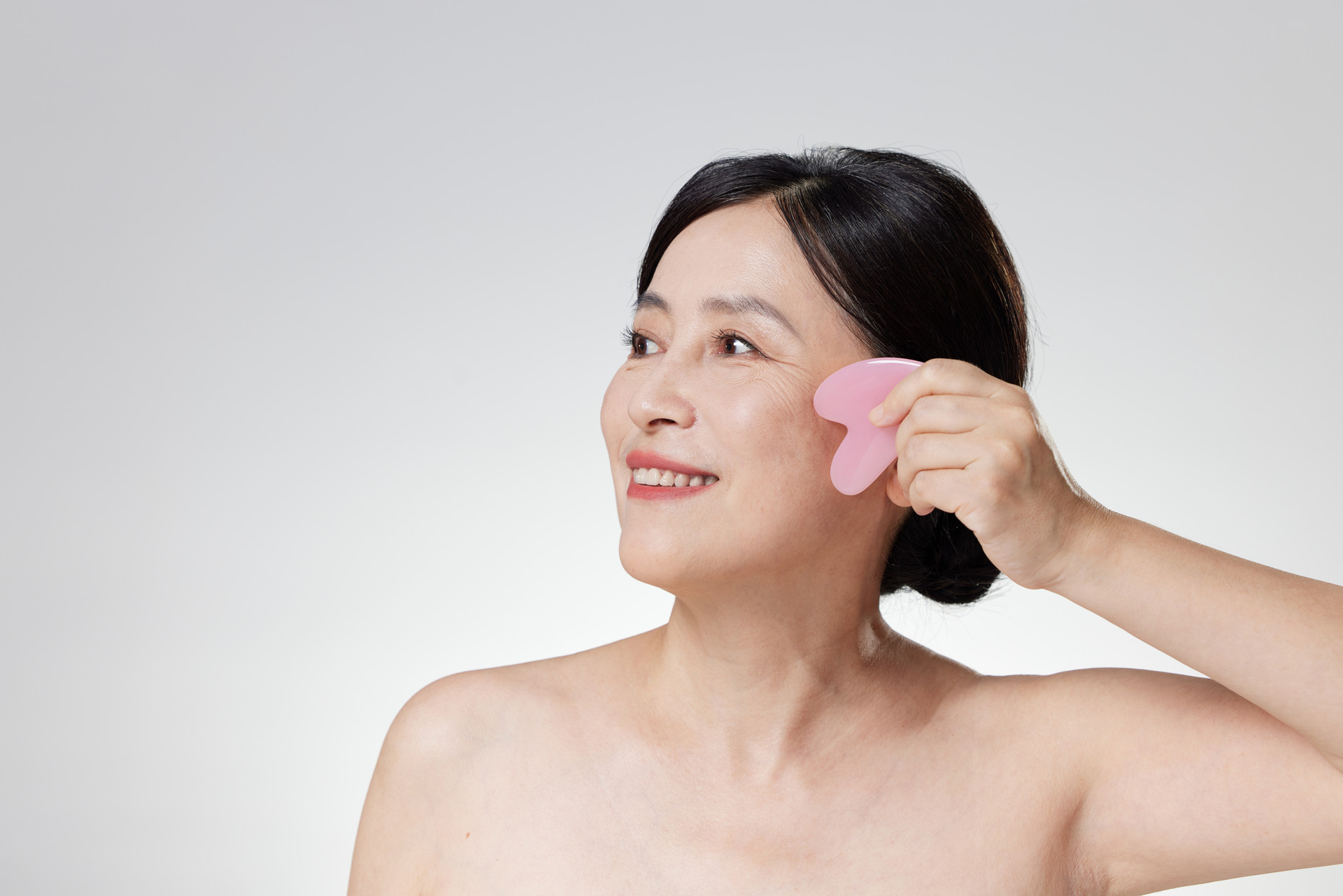 The Benefits and Considerations of Gua Sha Therapy