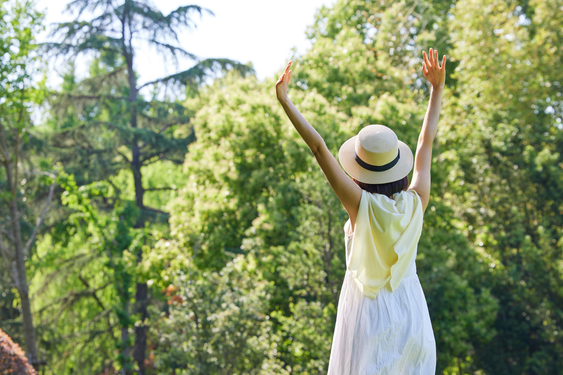 Should Women Wash Their Hair During Menstruation?