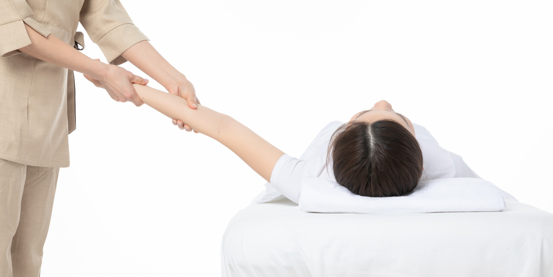 Massage Techniques for the Lígōu Acupuncture Point: Alleviating Irregular Menstruation and More