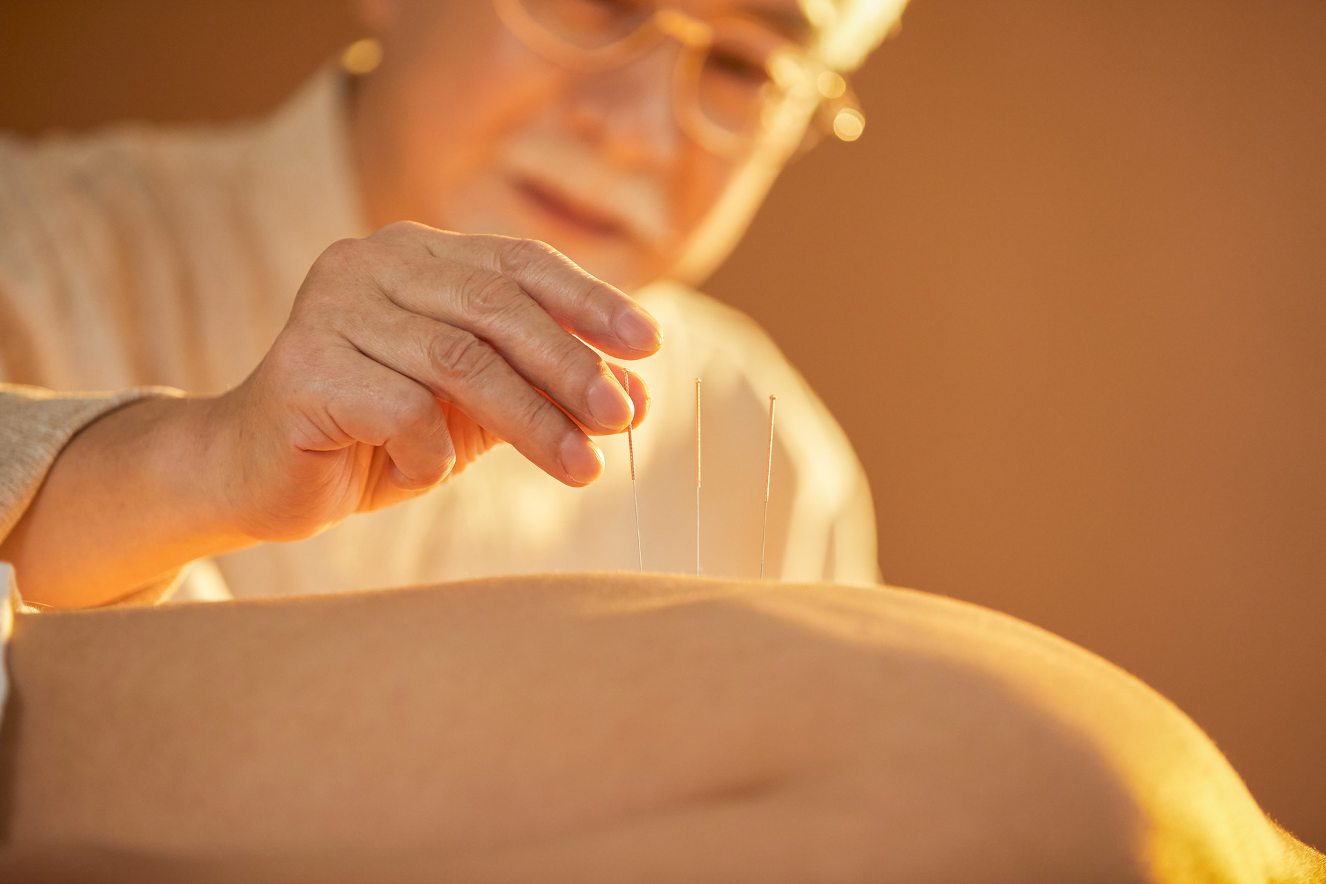 The Taiyi Divine Needle: A Powerful Moxibustion Therapy for Stubborn Diseases